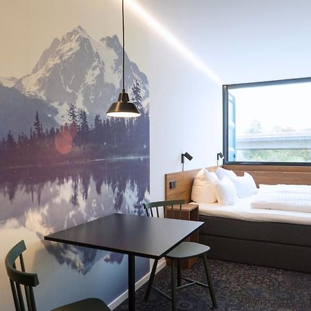 Tin Inn - Heinsberg - Das Hotel Aus Hochwertig Ausgebauten Ueberseecontainern Exteriör bild