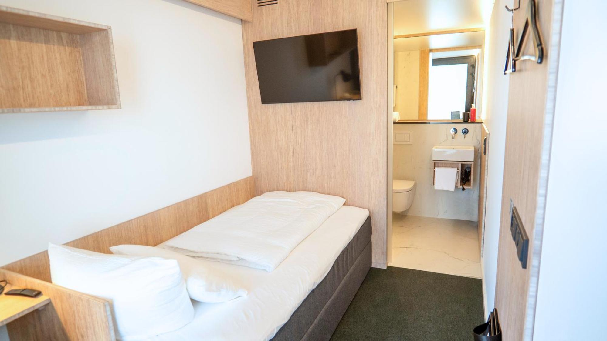 Tin Inn - Heinsberg - Das Hotel Aus Hochwertig Ausgebauten Ueberseecontainern Exteriör bild
