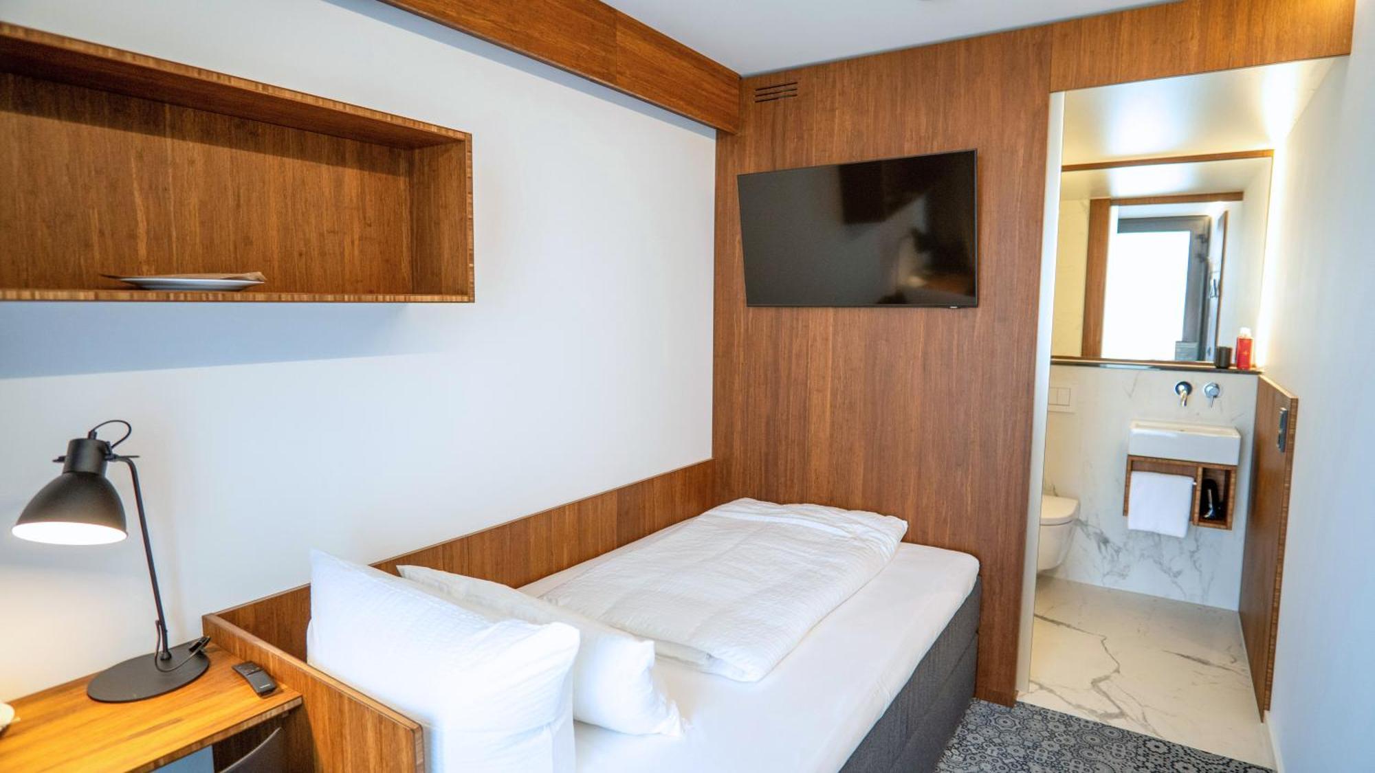 Tin Inn - Heinsberg - Das Hotel Aus Hochwertig Ausgebauten Ueberseecontainern Exteriör bild